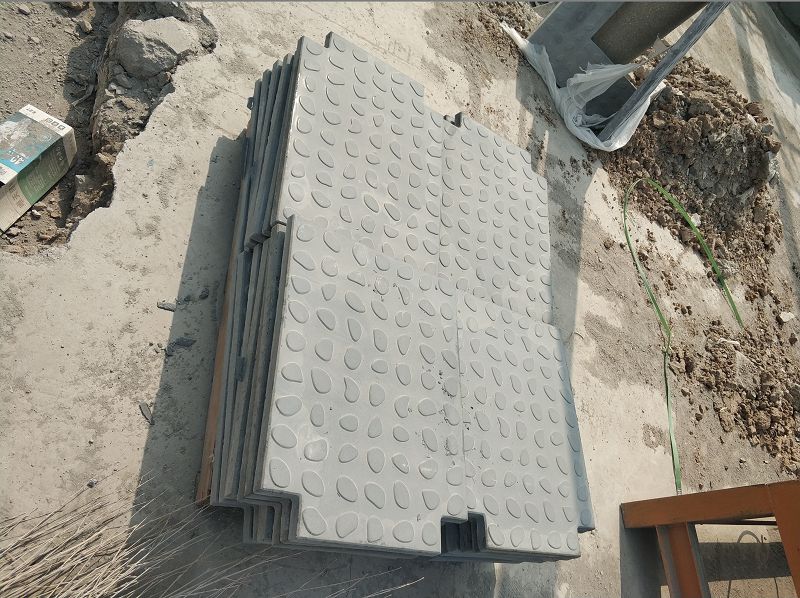 復合水泥基電纜溝蓋板特點